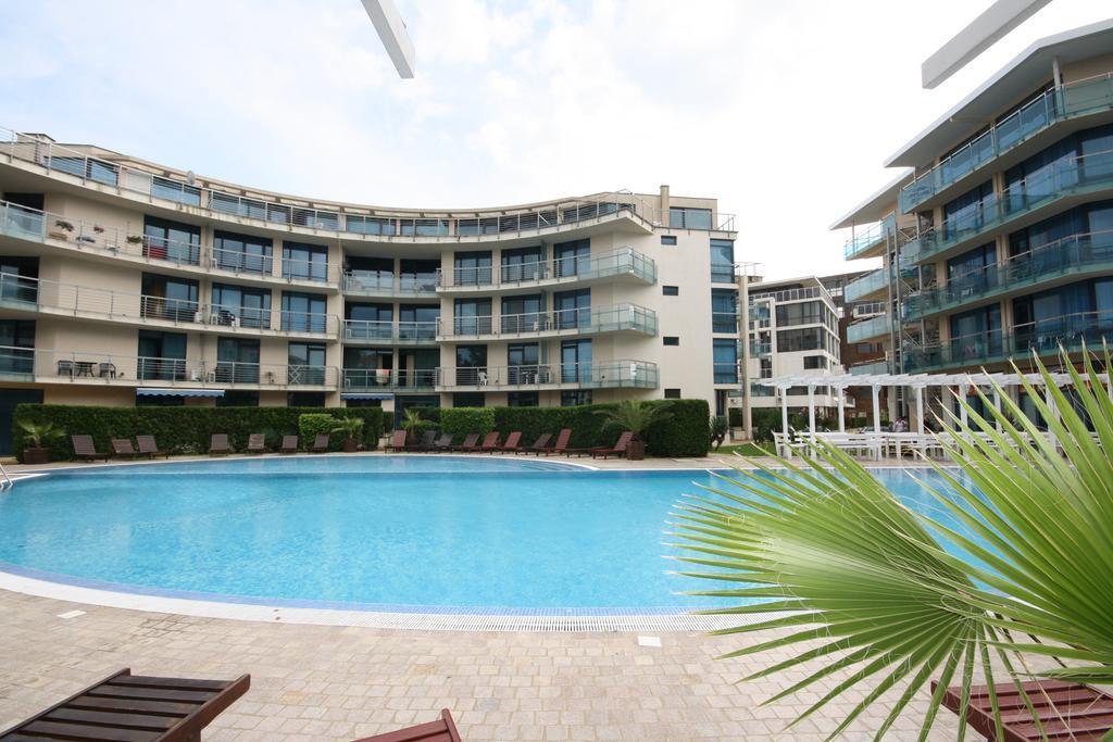 Riviera Blue Hotel ซันนีบีช ภายนอก รูปภาพ